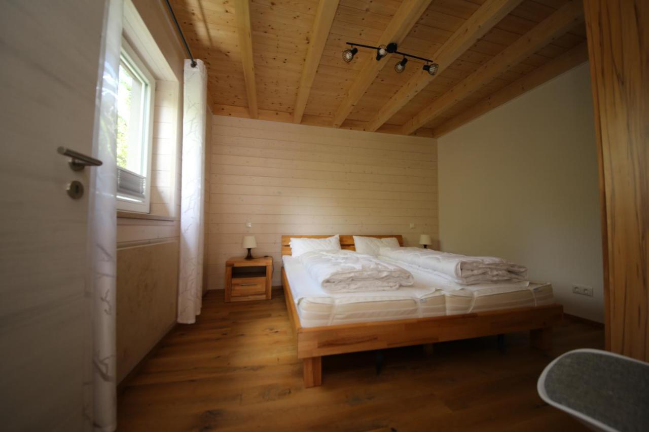 Ferienhaeuser Campingplatz Kinding Exterior photo