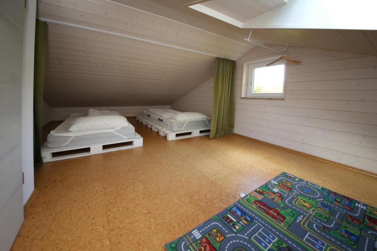 Ferienhaeuser Campingplatz Kinding Exterior photo